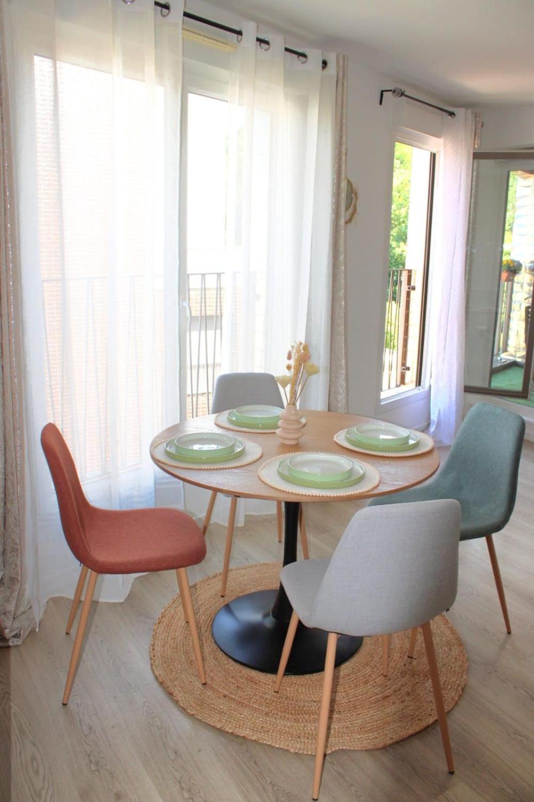 Appartement Elegant Et Lumineux Romainville Exterior photo